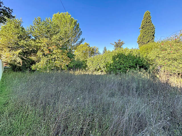 Terrain Gardanne 400 m2 — photo du bien