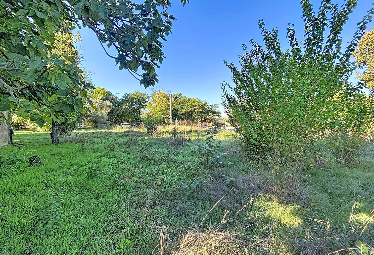 Terrain Gardanne 660 m2 — photo 1