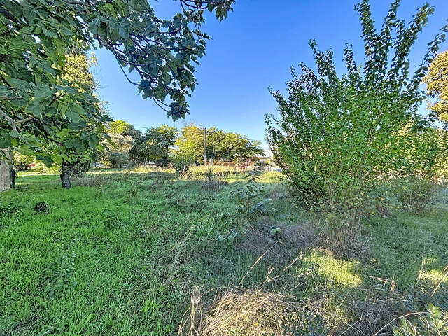 Terrain Gardanne 660 m2 — photo du bien
