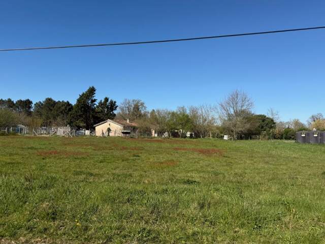 Terrain à bâtir à Salles (33770) — photo du bien