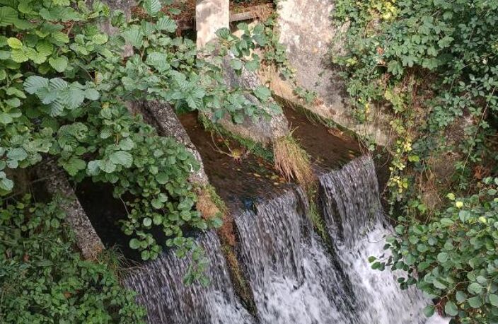 AISNE (02) - FRANQUEVILLE - Ancien moulin en bordure de ruis — photo 2