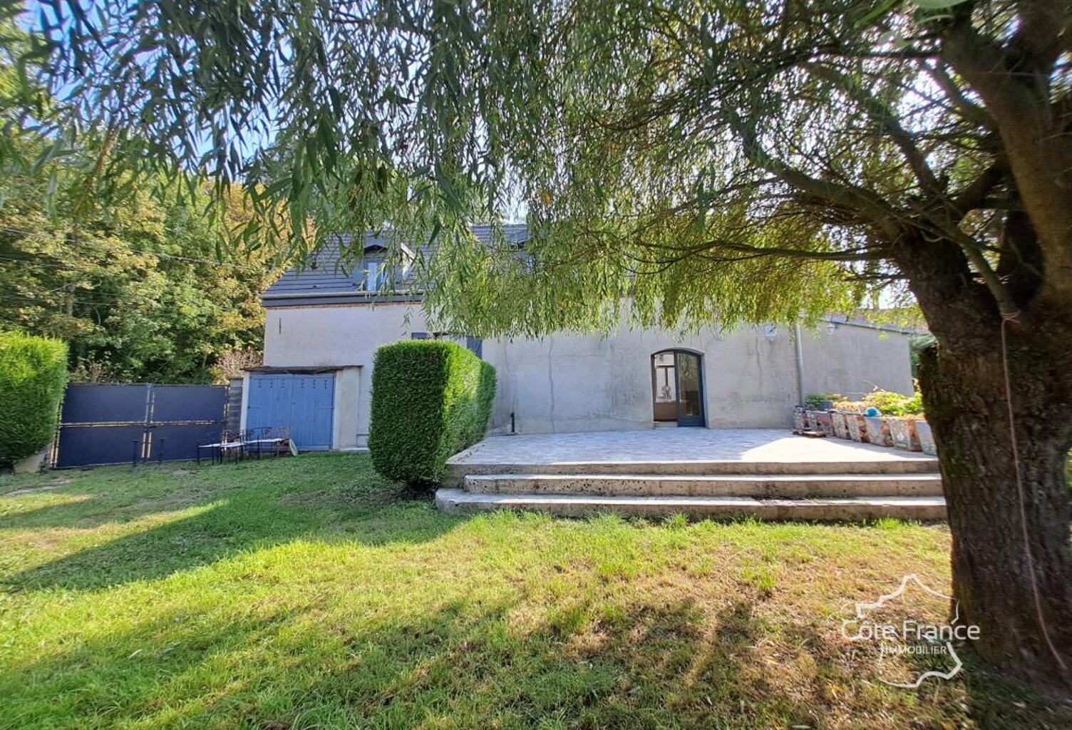 Mennevret (02) -- Belle maison de charme au calme absolu, en — photo 1