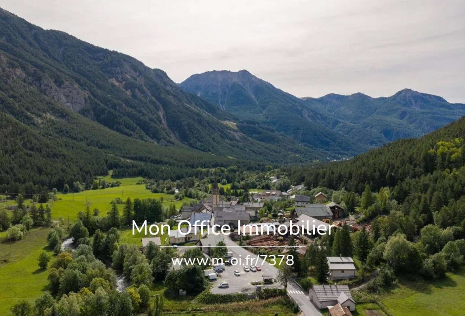 Référence : 7378-SCN - Maison de 500 m2 avec 4 appartements au Val des Près — photo 1