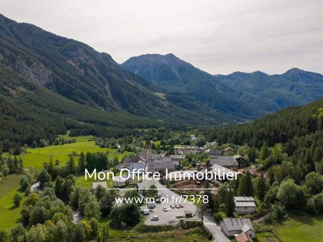 Référence : 7378-SCN - Maison de 500 m2 avec 4 appartements au Val des Près — photo du bien