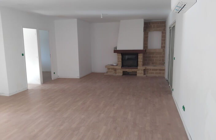 Appartement rénové 4 pièces avec grande terrasse et garage — photo 3