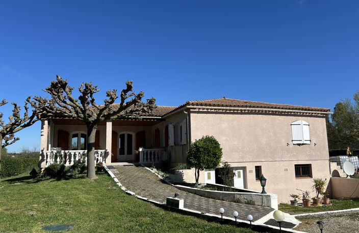 Grande maison avec terrasse, terrain de 2 500 m2 — photo 3