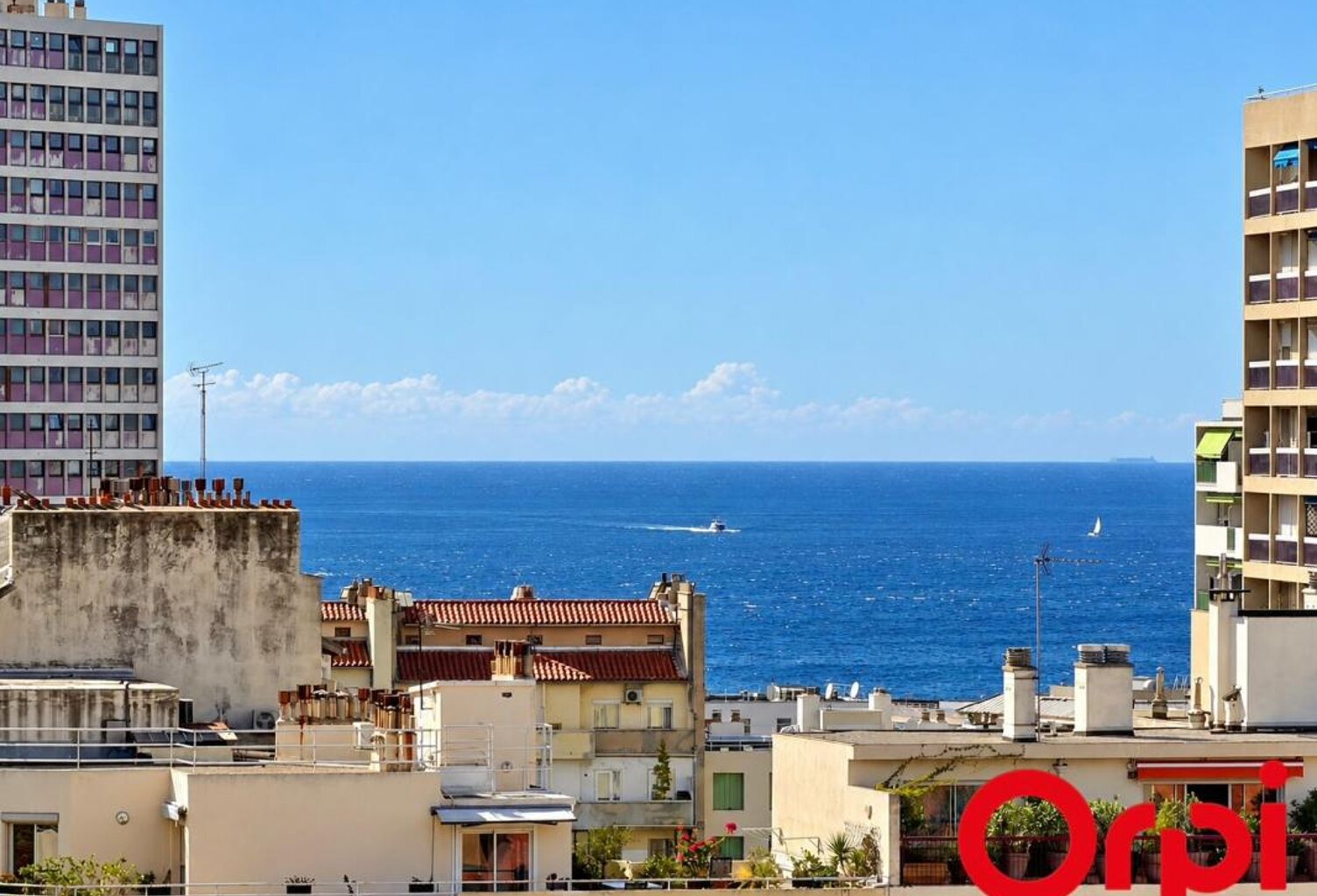 APPARTEMENT T3/4 MARSEILLE 13007 – DERNIER ÉTAGE – VUE MER PANORAMIQUE – TERRASSE ET BALCONS — photo 1