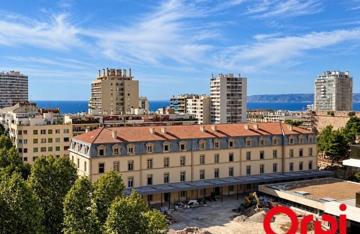 APPARTEMENT T3/4 MARSEILLE 13007 – DERNIER ÉTAGE – VUE MER PANORAMIQUE – TERRASSE ET BALCONS — photo 2