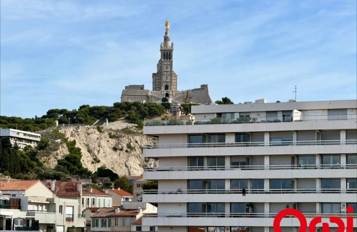 APPARTEMENT T3/4 MARSEILLE 13007 – DERNIER ÉTAGE – VUE MER PANORAMIQUE – TERRASSE ET BALCONS — photo 4