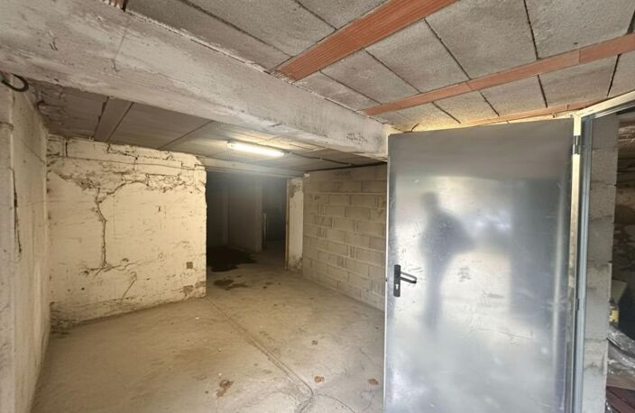 DAX – Avenue Saint Vincent de Paul –  Grand Espace de stockage sécurisé d'environ 145m² — photo 2