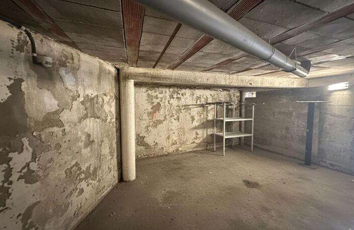 DAX – Avenue Saint Vincent de Paul –  Grand Espace de stockage sécurisé d'environ 145m² — photo 3
