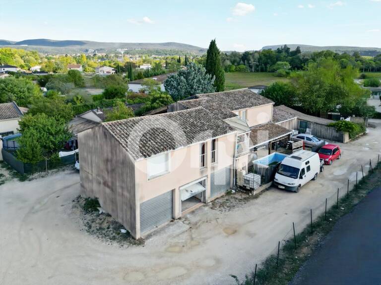 Immeuble comprenant 4 apprtements sur 1100m² de terrain — photo 1