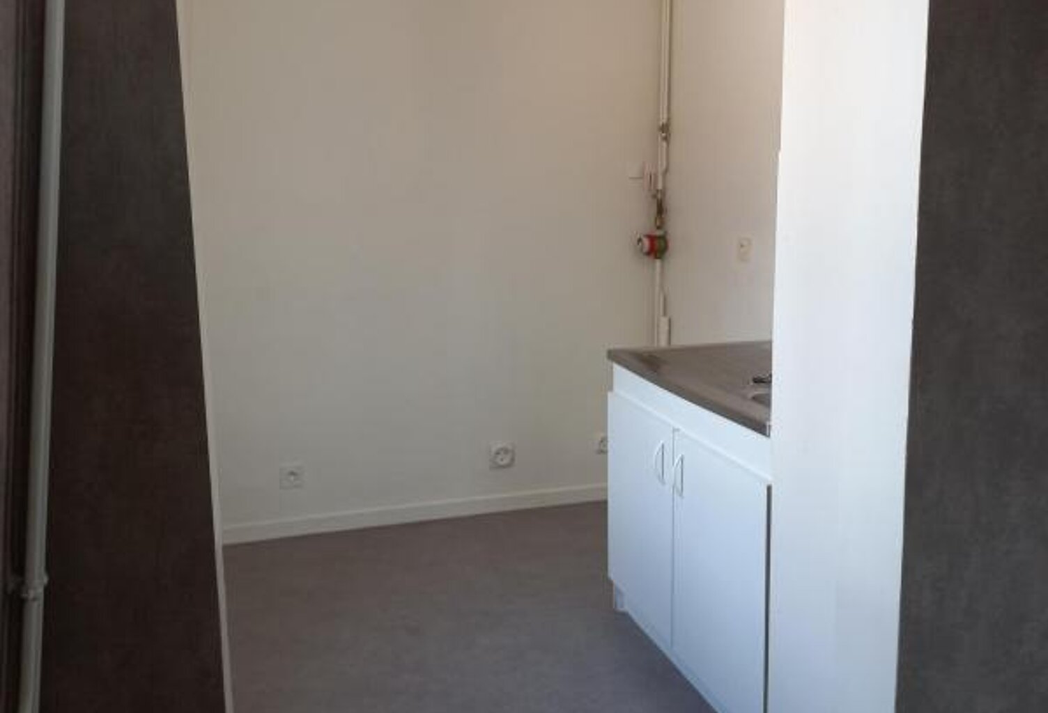 Leasing Appartement Studio 32 m² La Châtre — photo 1