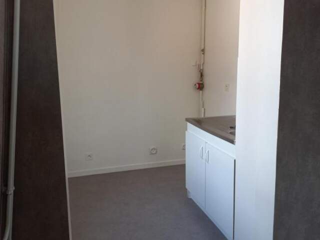 Leasing Appartement Studio 32 m² La Châtre — photo du bien