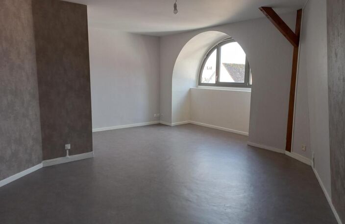 Leasing Appartement Studio 32 m² La Châtre — photo 2