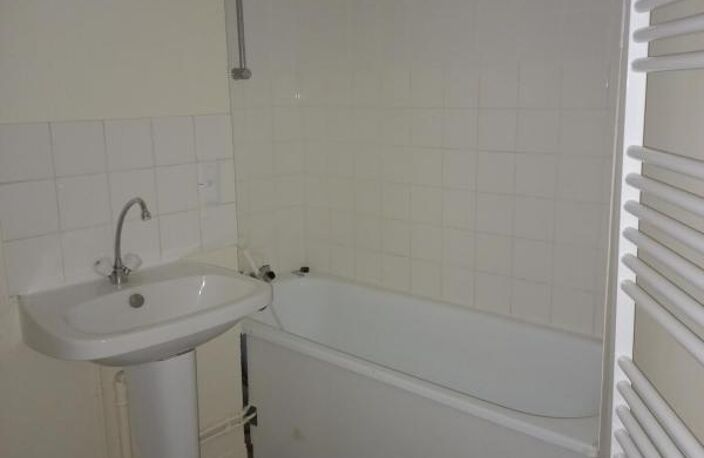 Leasing Appartement Studio 32 m² La Châtre — photo 4