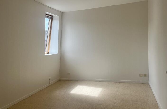 Leasing Appartement 2  pièces 47 m² La Châtre — photo 3