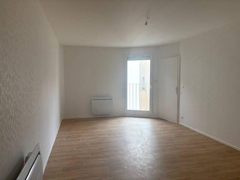 Leasing Appartement 3  pièces 61 m² La Châtre — photo 1