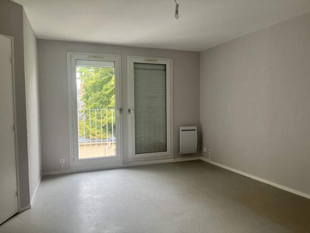 Leasing Appartement 3  pièces 63 m² La Châtre — photo du bien