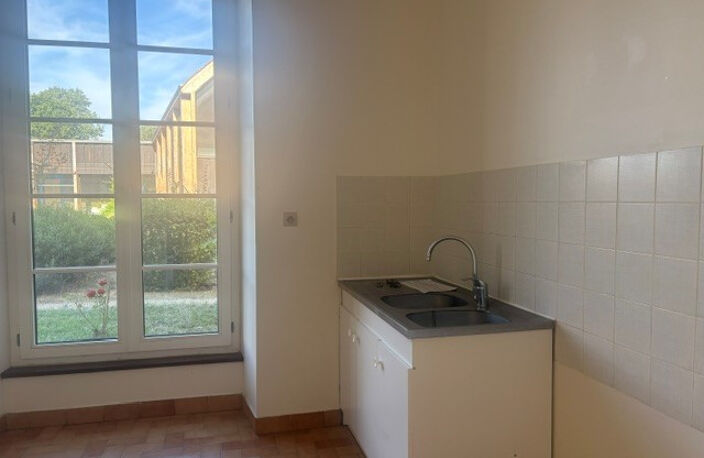 Leasing Appartement 3  pièces 71 m² Sainte-Sévère — photo 3