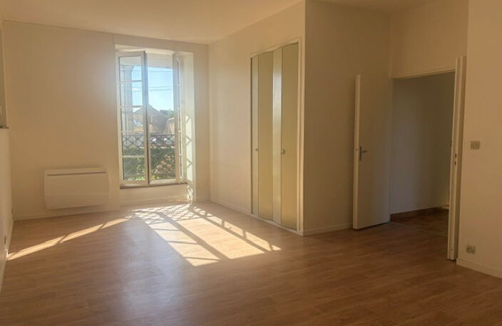 Leasing Appartement 3  pièces 71 m² Sainte-Sévère — photo 4