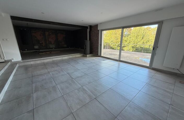 PONTOISE – 174 M² HABITABLES ET 70 M² DE COMBLES : IMAGINEZ LA SUITE ! — photo 2