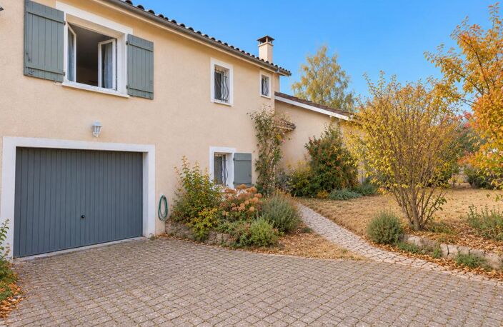 Savigneux – Maison avec piscine, jardin et 5 chambres ! — photo 2