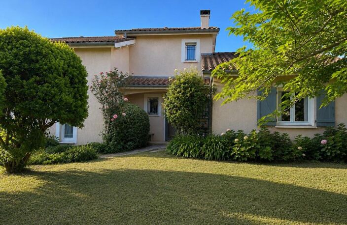 Savigneux – Maison avec piscine, jardin et 5 chambres ! — photo 3