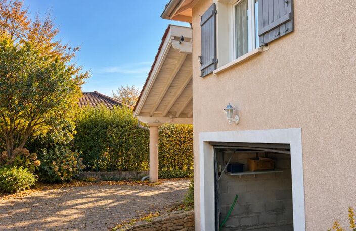 Savigneux – Maison avec piscine, jardin et 5 chambres ! — photo 5