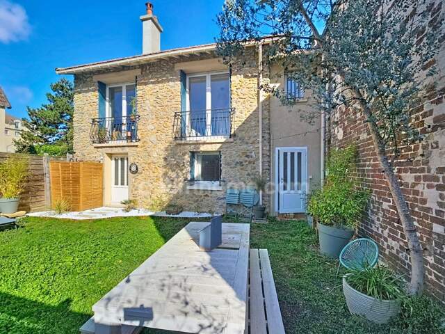 Maison de ville 3 pièces avec garage et jardin à vendre à CARRIERES SOUS POISSY (78) — photo du bien