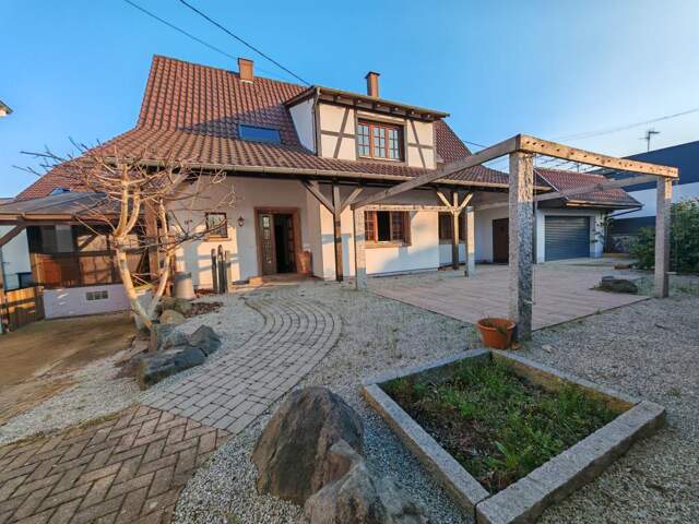 Maison familiale 165 m² - 8 pièces - 5 Chambres - Grand garage — photo du bien