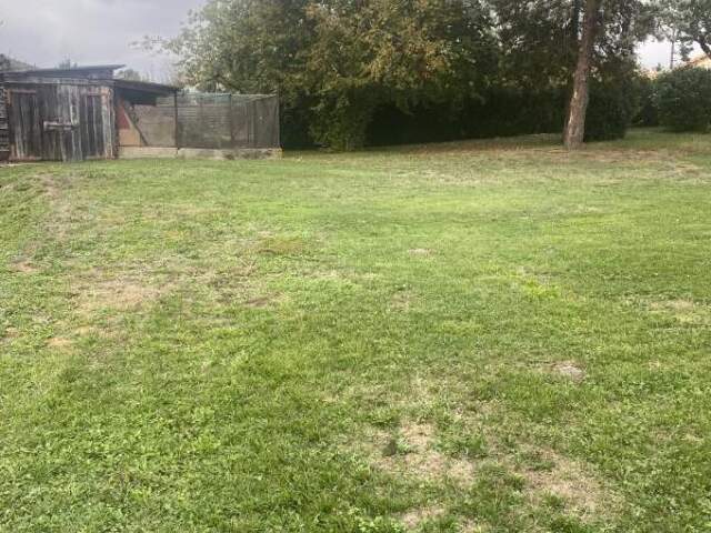 Beau Terrain de 542 m² commune de Fontaine le Comte — photo du bien