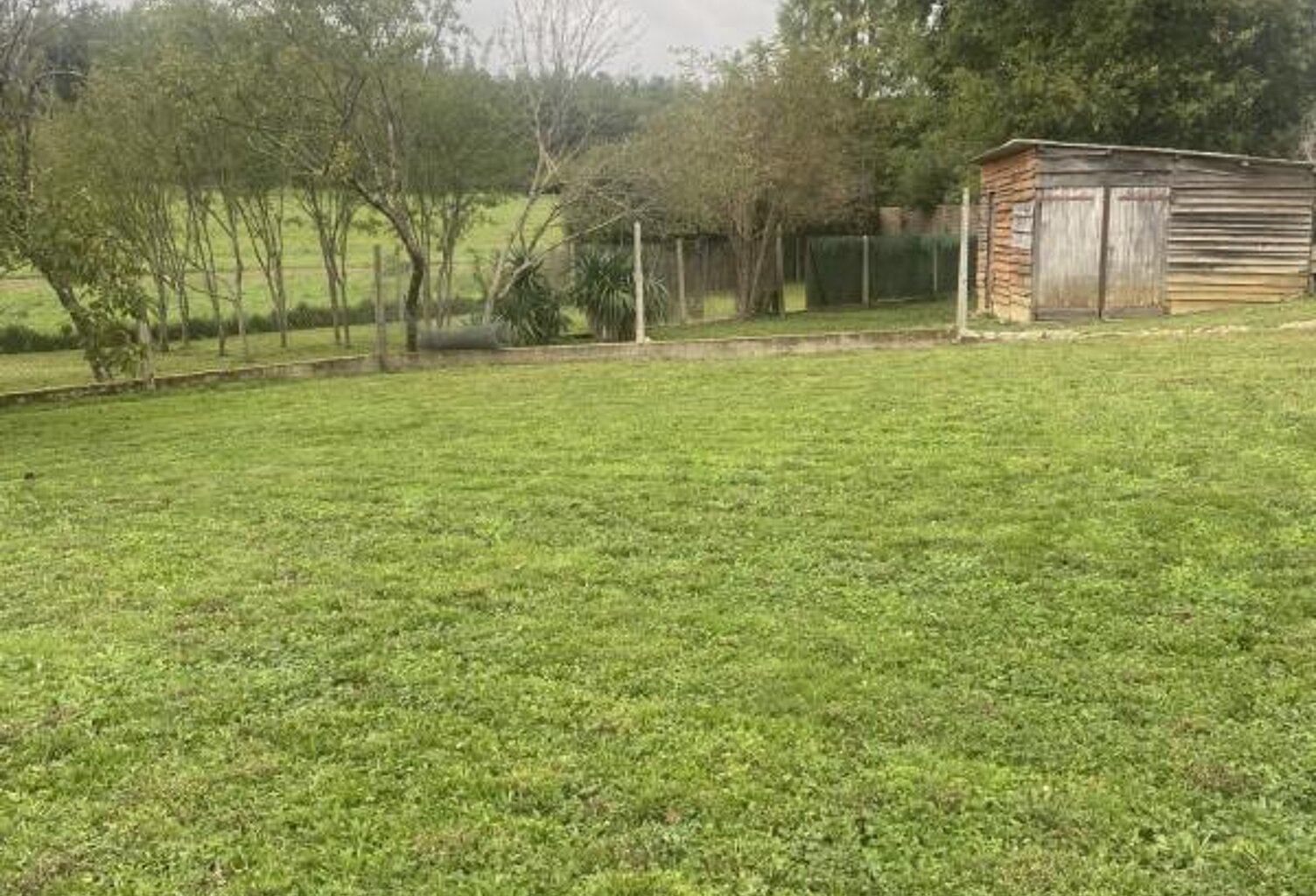 Beau Terrain de 769 m² Commune de Fontaine la Comte — photo 1