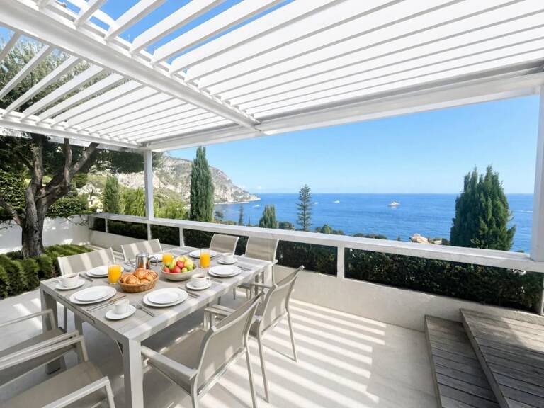 Eze bord de Mer, villa de charme, belle vue mer. — photo 1