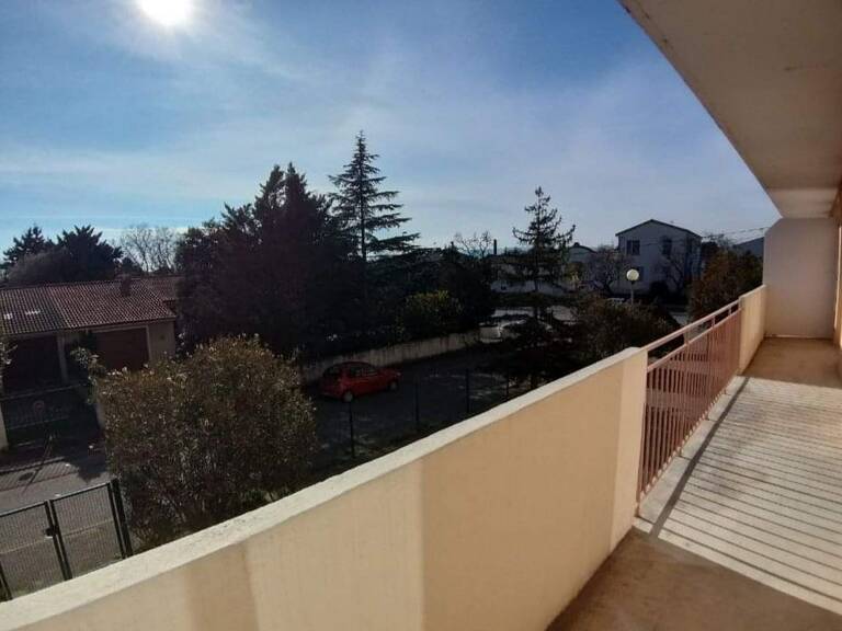 Appartement de 72m2 à louer sur Donzère — photo 1