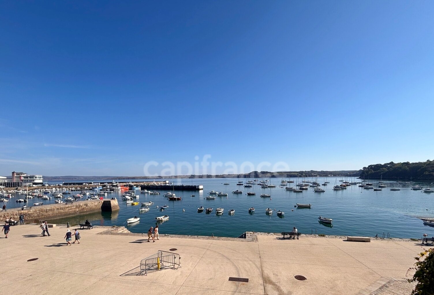 DOUARNENEZ(29) Rare sur le marché - Coup de coeur - Un superbe Duplex de caractère de 134m² à deux pas du port du Rosmeur — photo 1