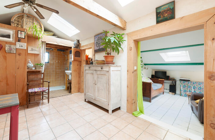 Vielle-Tursan – Une maisonnette singulière au cœur d’un terrain boisé de 4 800 m² — photo 4