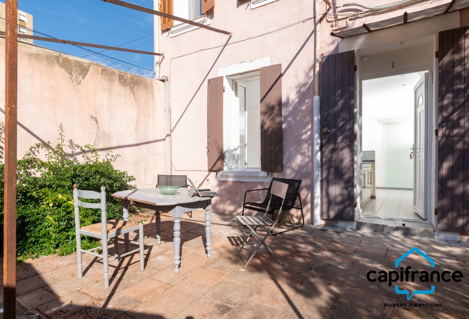 Toulon Escaillon T2 (33m2) entièrement rénové, plein pied, petite résidence, calme, sans vis à vis — photo 1