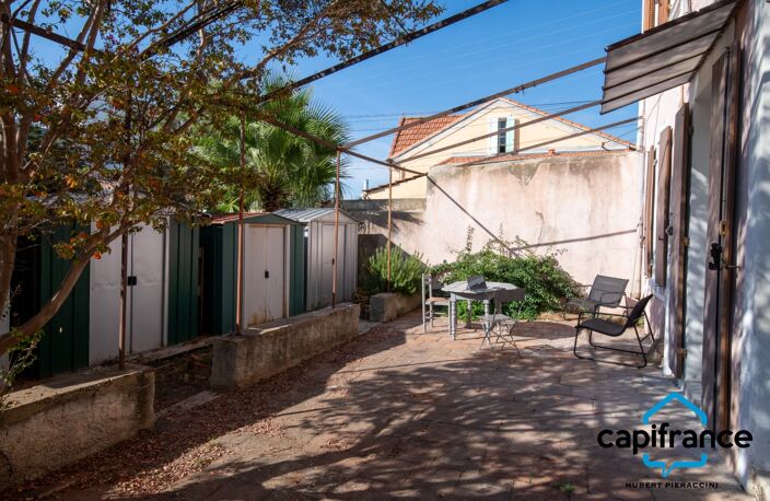 Toulon Escaillon T2 (33m2) entièrement rénové, plein pied, petite résidence, calme, sans vis à vis — photo 2