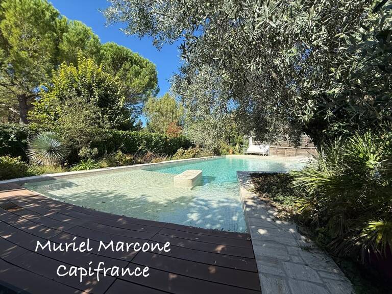 PUYRICARD (13) Propriété de caractère avec piscine, dépendances, garage et piscine — photo 1