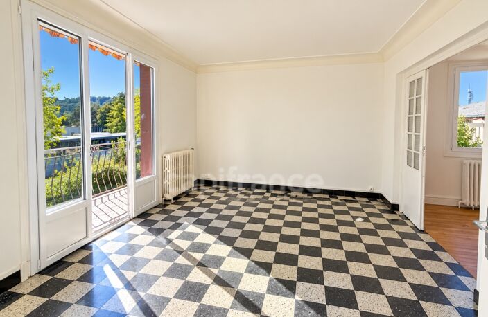 Maison sur 2 niveaux sur grand terrain — photo 3