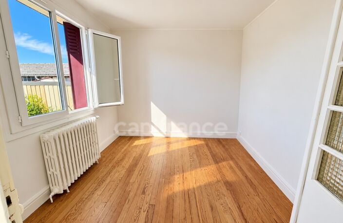 Maison sur 2 niveaux sur grand terrain — photo 5