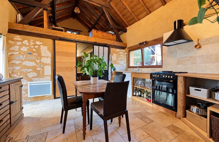 A vendre Deux maisons, un appartement indépendant et deux garages 246 M² habitables  8 pièces SAINT PIERRE DE CHIGNAC (24)– Terrain de 1981 M² — photo 4