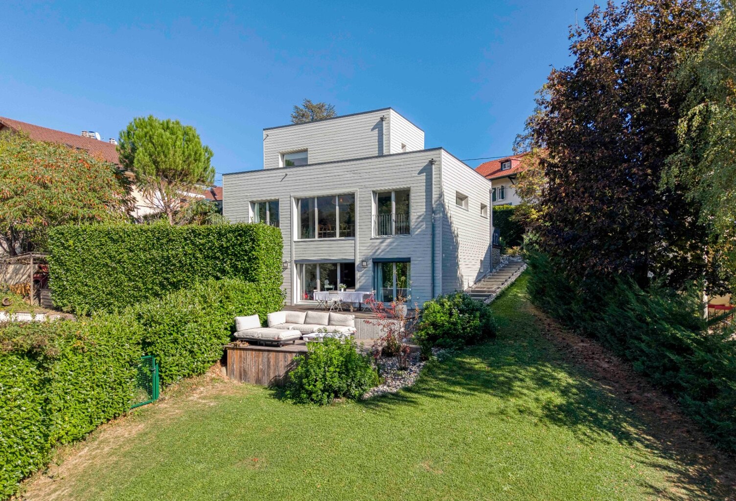 DIVONNE-LES-BAINS — Maison contemporaine T5, jardin paysager et prestations soignées — photo 1