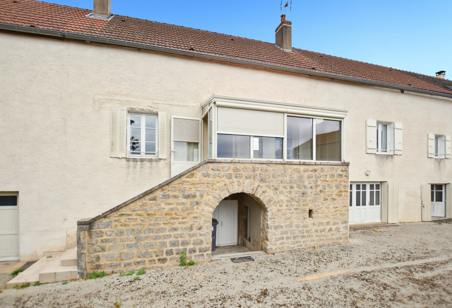 Maison de 130 m2 sur 1012 m2 de terrain à SAINT JEAN DE TREZY (71) — photo 1