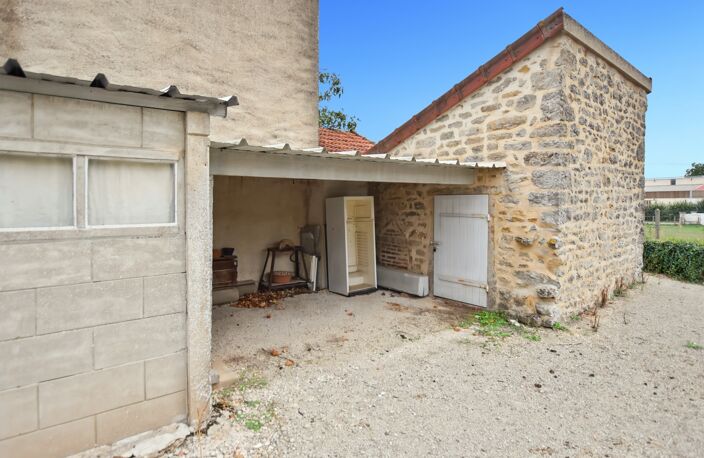 Maison de 130 m2 sur 1012 m2 de terrain à SAINT JEAN DE TREZY (71) — photo 4