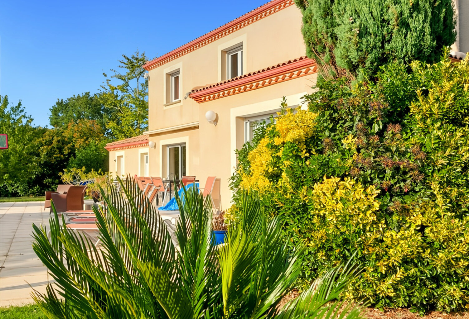 Maison à vendre 7 pièces MONTAUBAN (82), 6 chambres, double garage, piscine, terrain cloturé sur 2326m² de terrain — photo 1