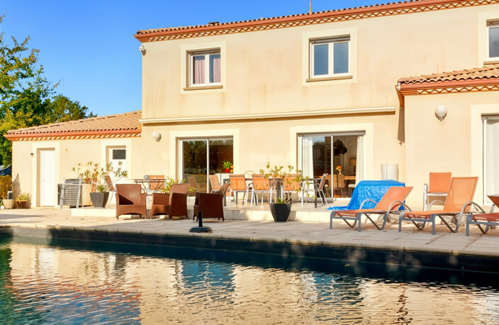 Maison à vendre 7 pièces MONTAUBAN (82), 6 chambres, double garage, piscine, terrain cloturé sur 2326m² de terrain — photo 3