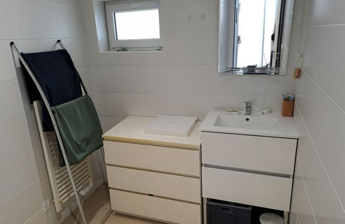 ANGLADE - Maison Individuelle Vendue Louée : Un Investissement Locatif Idéal — photo 4