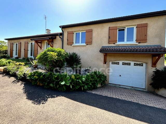 Maison 6 pièces - 140 m² - 4 chambres - Sous-sol - Terrain 1080 m² - CHARNAY LES MACON (71850) — photo du bien